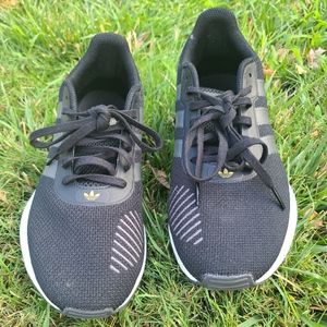 Adidas Lightweight Tennishoes